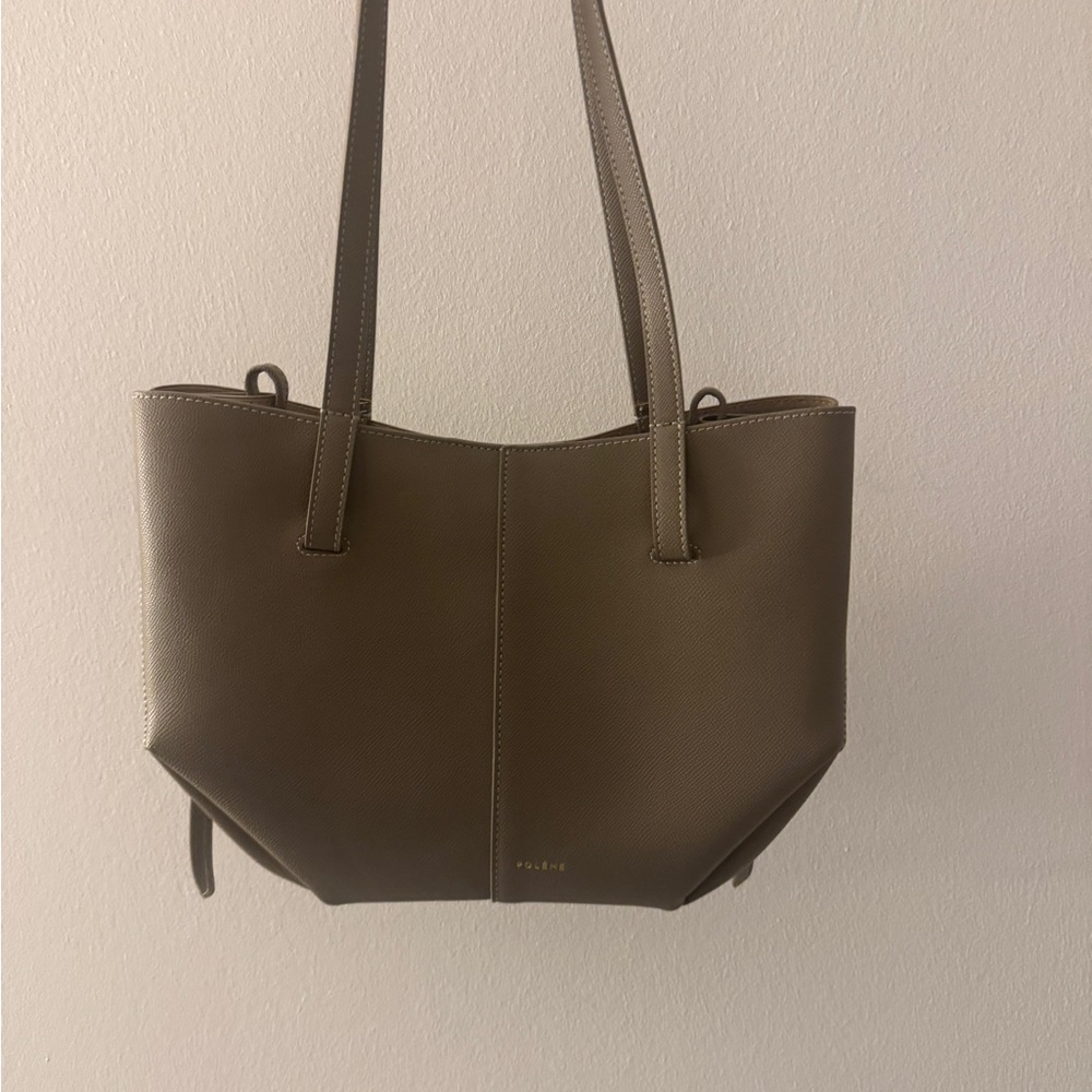 Shoulder bag can be worn two ways